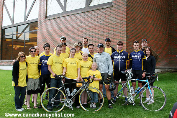 Volunteers meet Lance